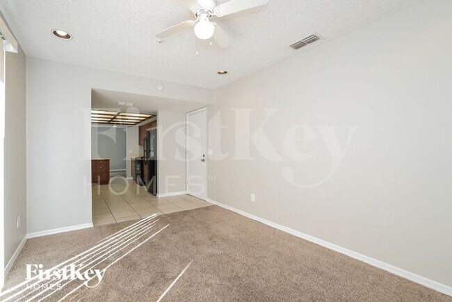 Foto del edificio - 136 Homewood Drive