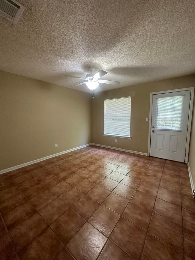 Building Photo - 2470 Nugget Ln