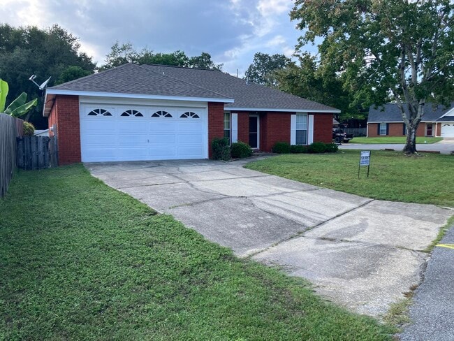 Building Photo - 4535 Parkwood Ln