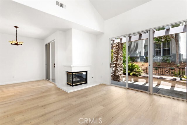 Building Photo - 3 Rubis Way
