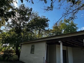 Building Photo - 1648 W Rev Dr Ransom Howard St