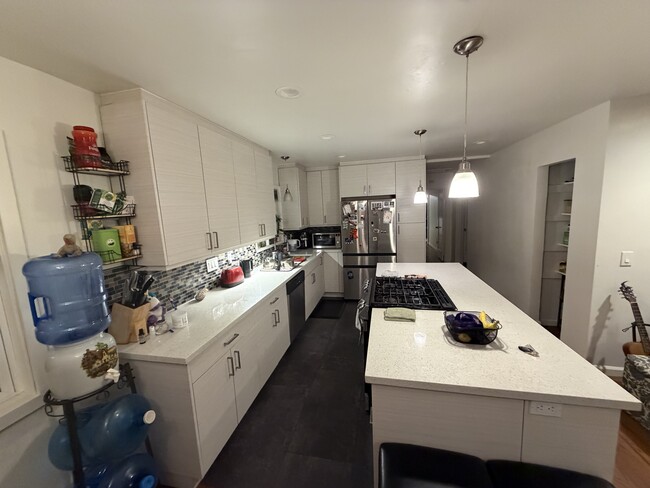 Foto del edificio - 4272 Harbinson Ave