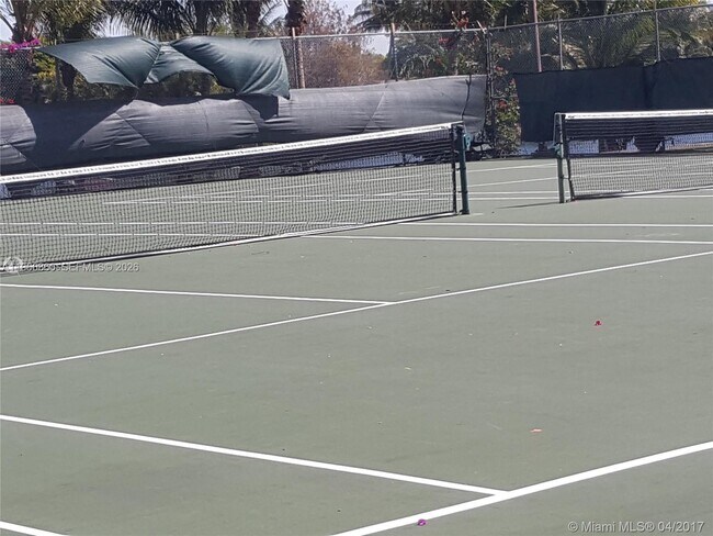 Foto del edificio - 14601 N Kendall Dr