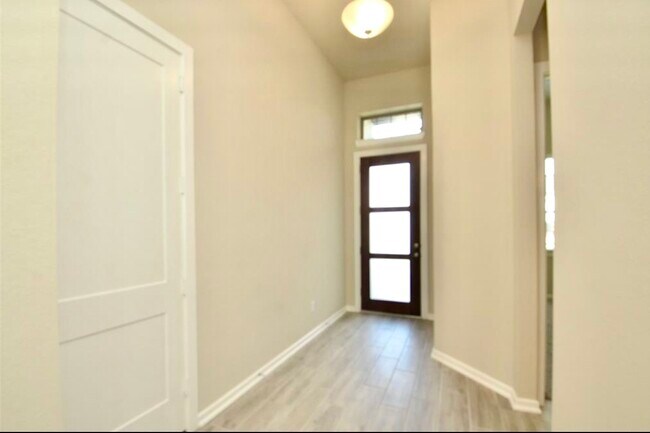 Foto del edificio - 4614 Ana Ridge Ln