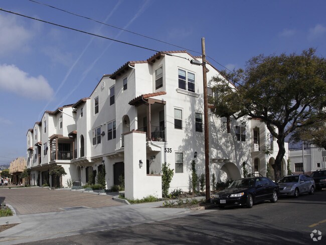 Building Photo - 535-561 Montecito St