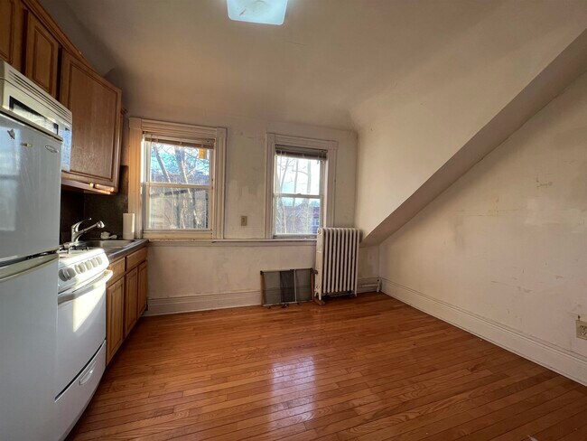 Building Photo - 48 Highwood Terrace