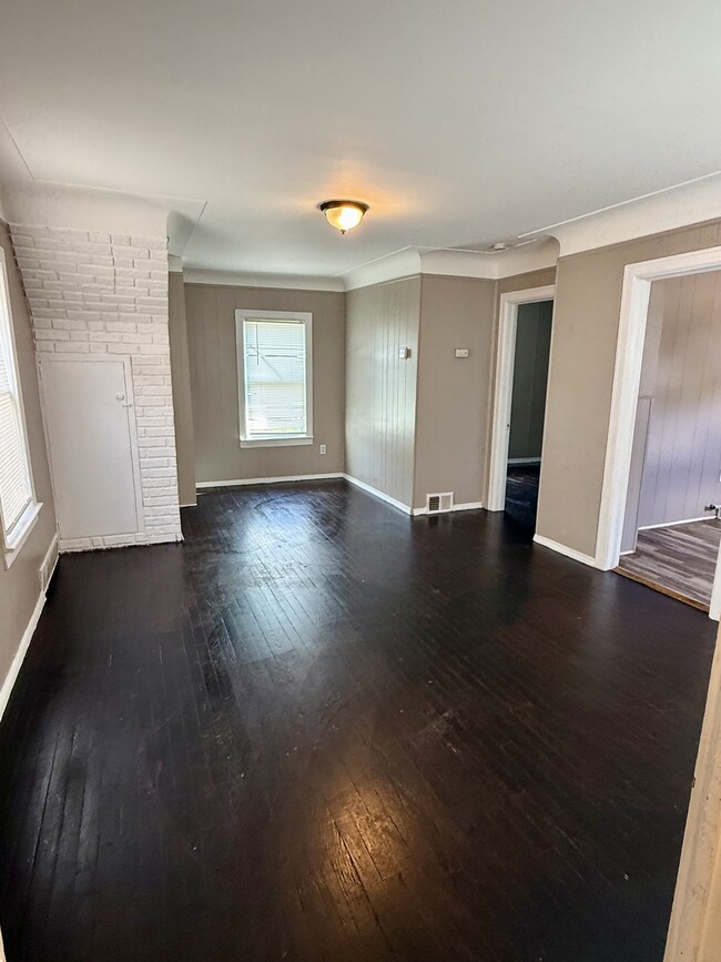 Building Photo - 7292 Meadow Ave