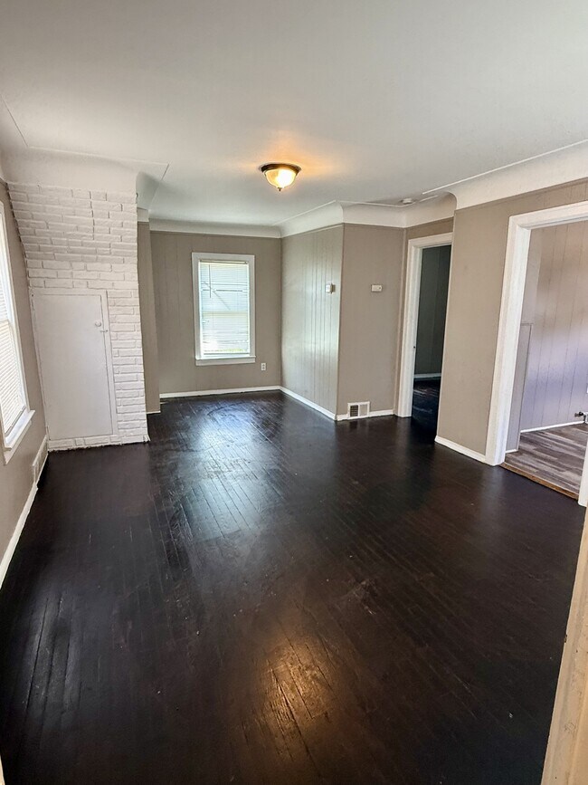 Foto del edificio - 7292 Meadow Ave
