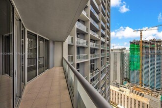 Building Photo - 465 Brickell Ave