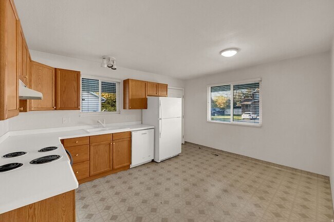 Foto del edificio - 916 Vics Rd