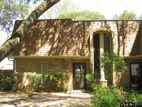 Building Photo - 323 Top Hill Dr