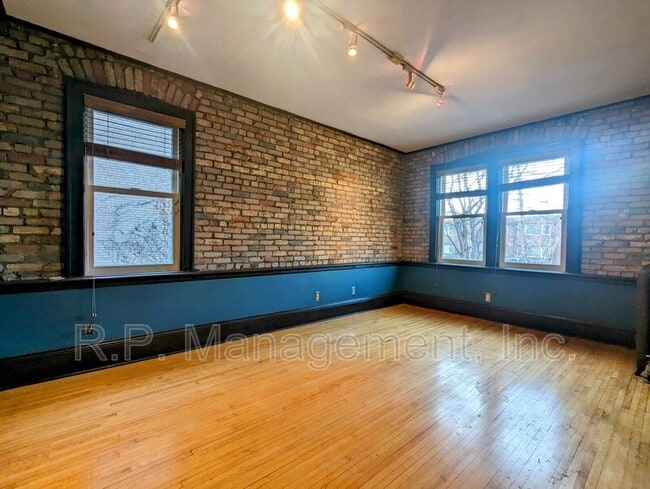Building Photo - 2218 Nicollet Ave