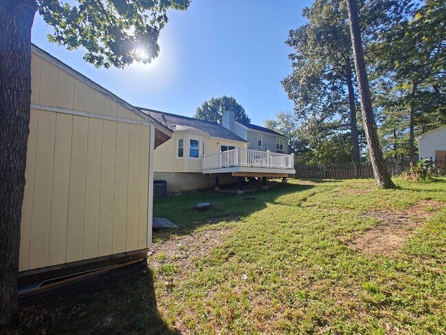 Foto del edificio - 8201 Skirmish Ln