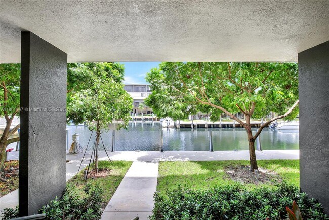 Building Photo - 164 SE 4th Terrace