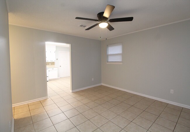 Foto del edificio - Updated 2-Bedroom Duplex in West Pensacola...