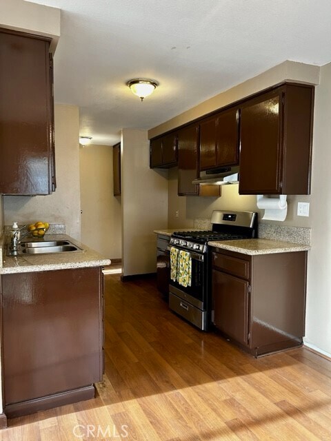 Building Photo - 2063 E Aroma Dr