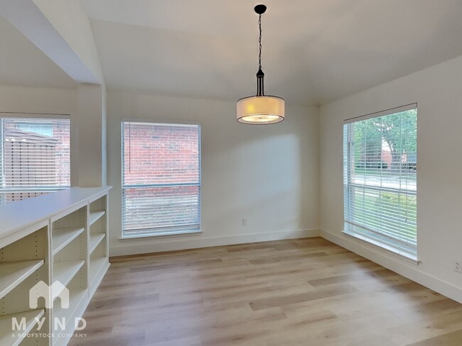 Foto del edificio - 8217 Burleigh St