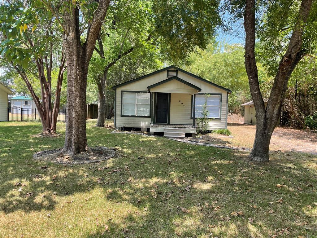 Foto principal - 202 Belmont St