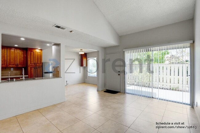 Foto del edificio - 1109 Golden Springs Dr