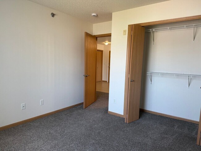 Building Photo - 4431 Calico Dr S