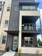 Building Photo - 1585 W 68th Ave