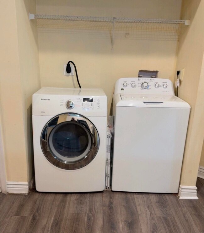 Foto del edificio - 7640 Forest Green Ln