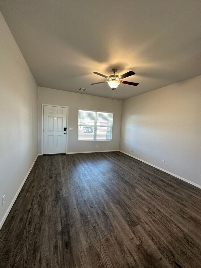 *PreLeasing* BRAND NEW Three Bedroom, Tw... House Rental in Broken