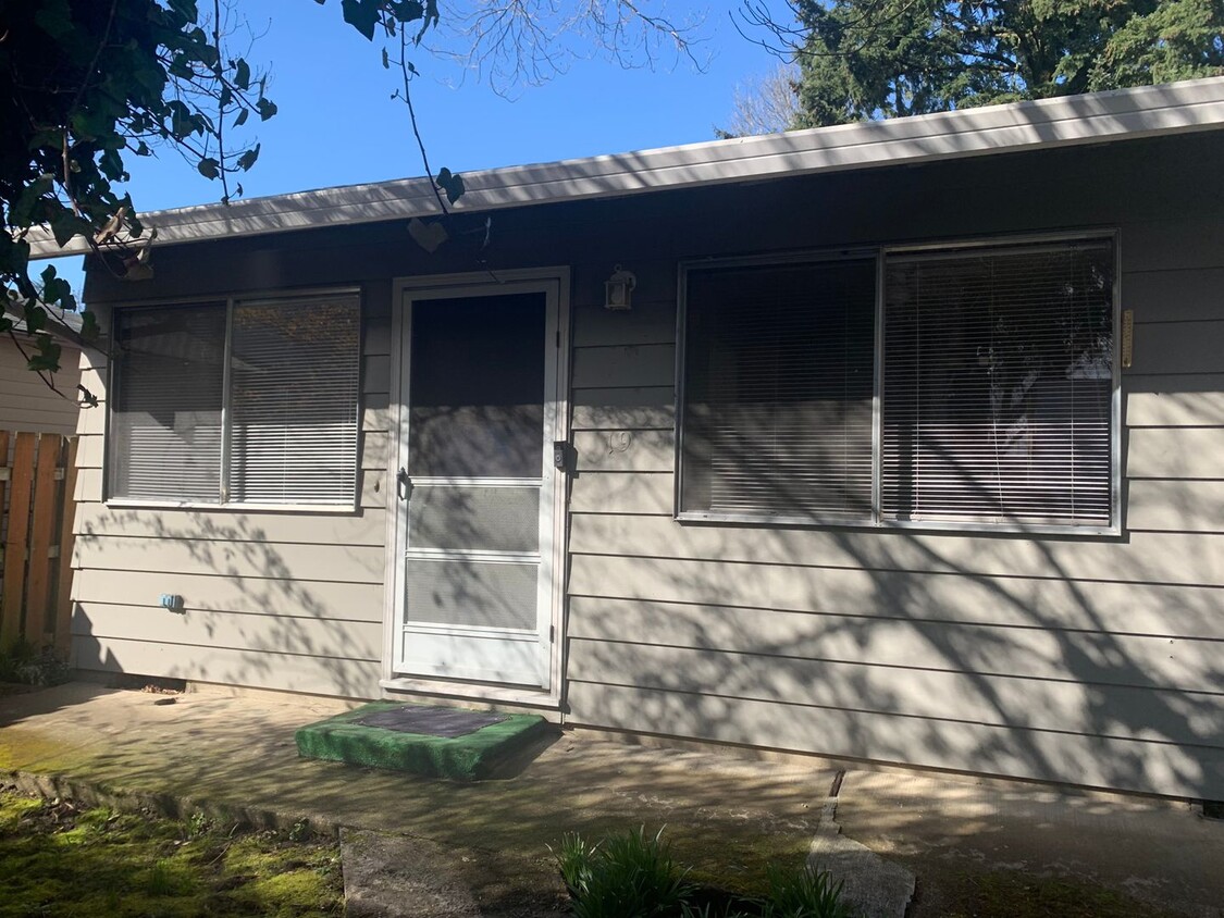 Primary Photo - 232 NE 3rd Ave
