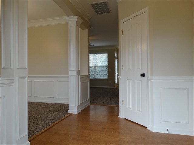 Foto del edificio - 8126 Rolling Meadows Lane