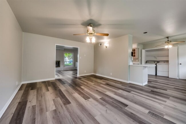 Photo - Fabulous modern house located in highly desirable Greenwood Hills