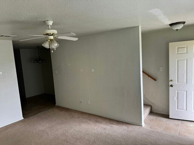 Foto del edificio - 204 Meadow View Ln