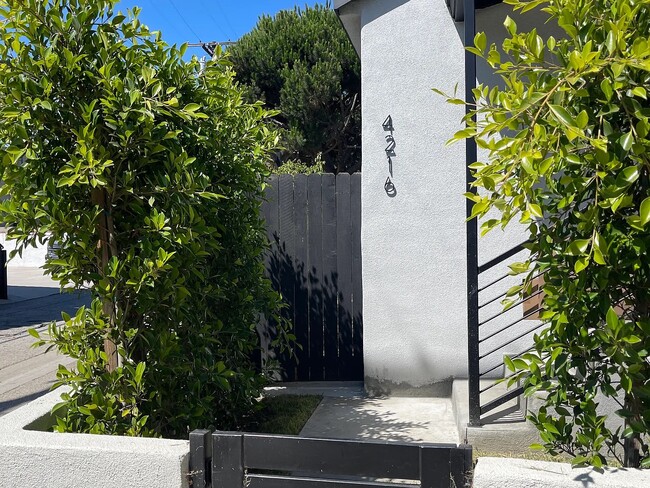 Building Photo - 4216 Sawtelle Blvd