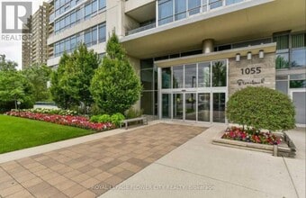Building Photo - 1055 Southdown Rd