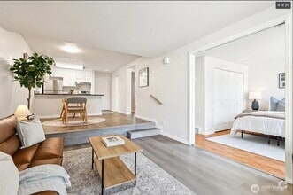 Building Photo - 9484 Redmond - Woodinville Rd NE