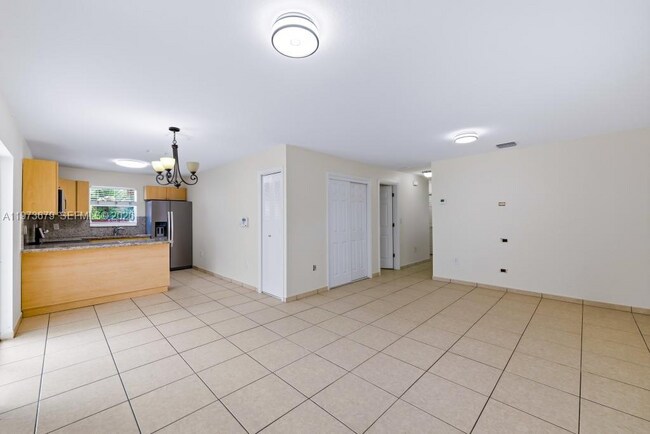 Foto del edificio - 3072 NW 14th St