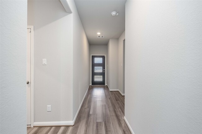 Building Photo - 6915 Ventura Dr