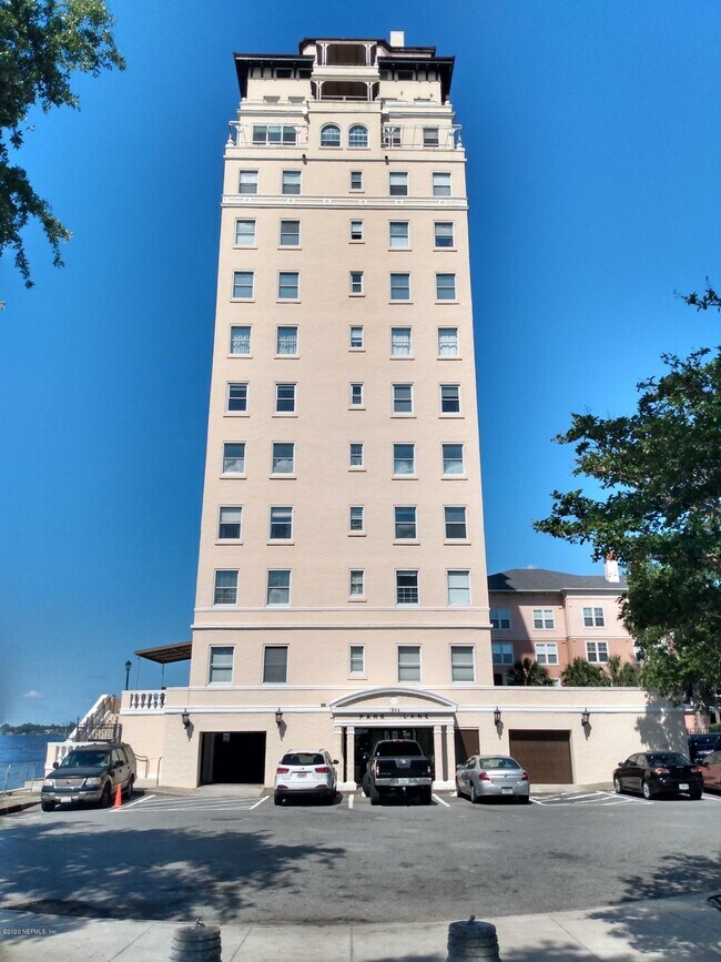Building Photo - 1846 Margaret St