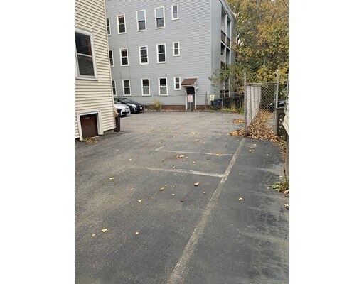 Building Photo - 85 Beacon St