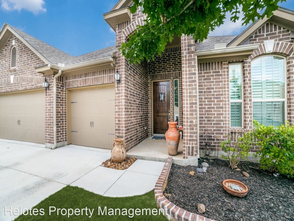 5 br, 4 bath House 12210 Merritt Villa