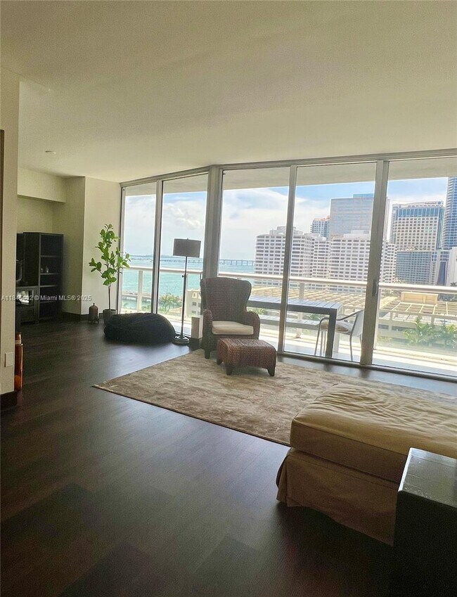 Foto del edificio - 495 Brickell Ave