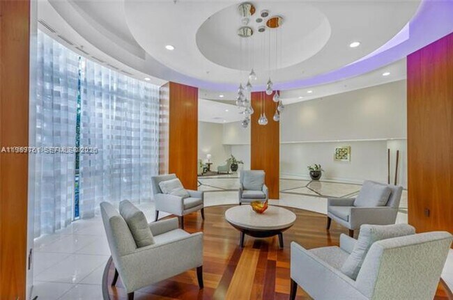 Foto del edificio - 6301 Collins Ave