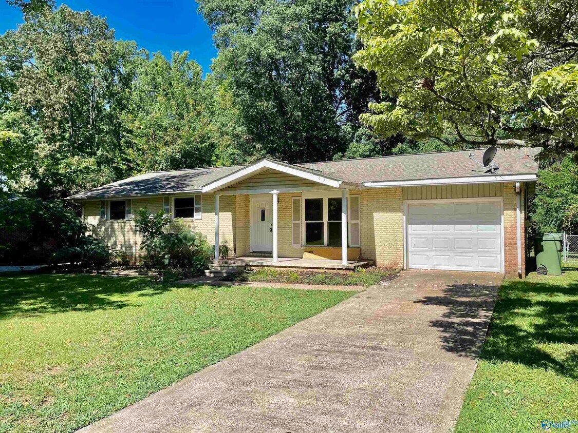 Primary Photo - 513 Jeffery Dr NW