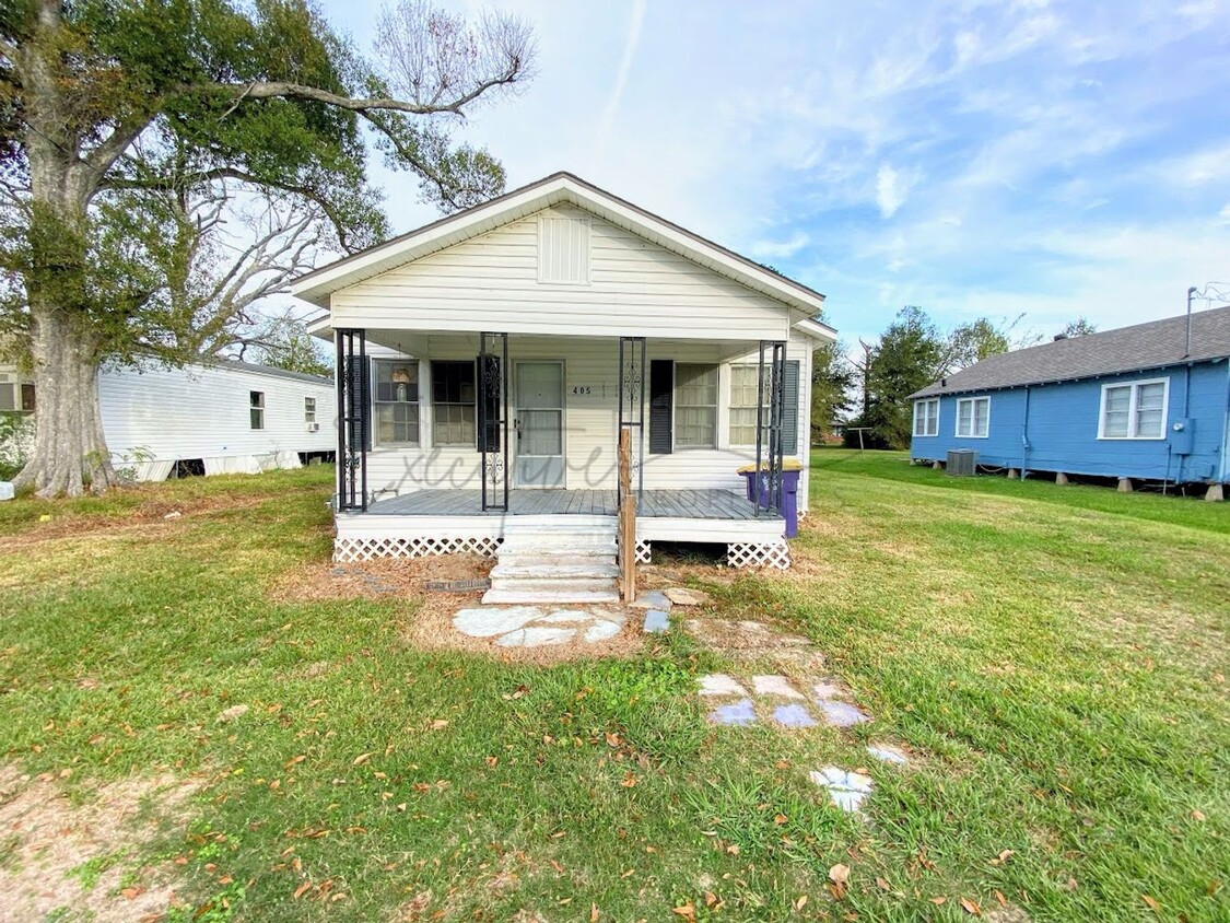 Primary Photo - 2 bedroom home in Iowa, LA