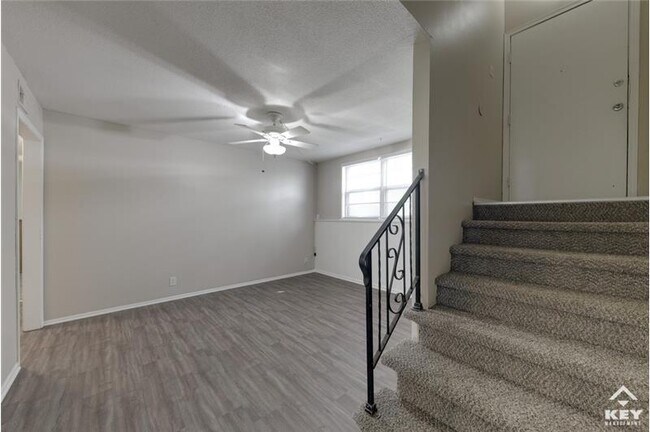 Foto del edificio - 717 N Dougherty Ave