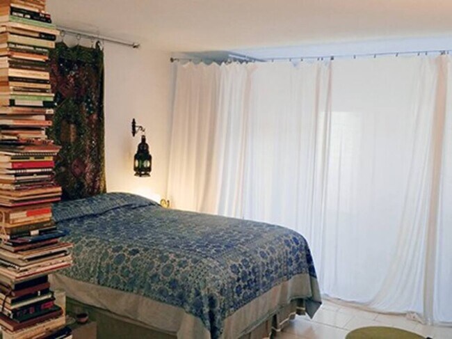 Building Photo - 220 Meridian Ave