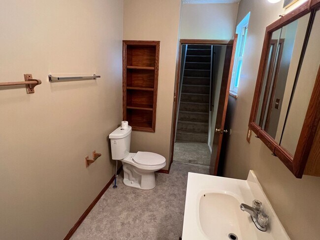 Building Photo - Coming Soon 3 bedrooms 1 bathroom house in...