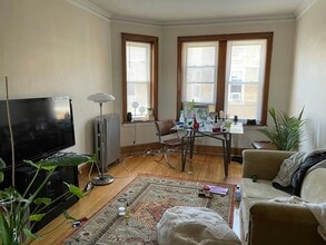 Building Photo - 4826 W Addison St