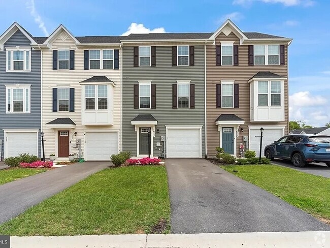 Building Photo - 131 Dripping Spring Dr