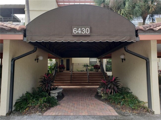 Building Photo - 6430 Sun Eagle Ln