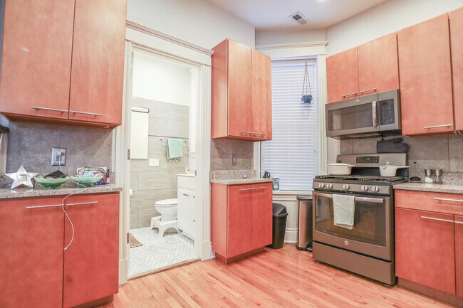 Building Photo - 1265 N Wolcott Ave